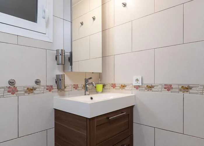 Alto Del Pinar Apartment *